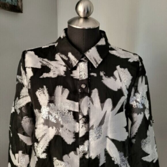 Metallic Silver Floral Print Blouse Sz Small - Picture 10 of 13